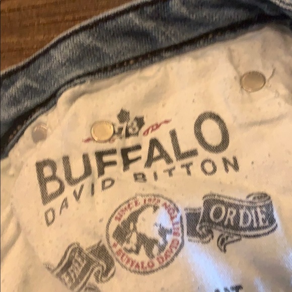 Mens buffalo  button up buffalo jeans  sz 32 price now firm - Picture 5 of 7